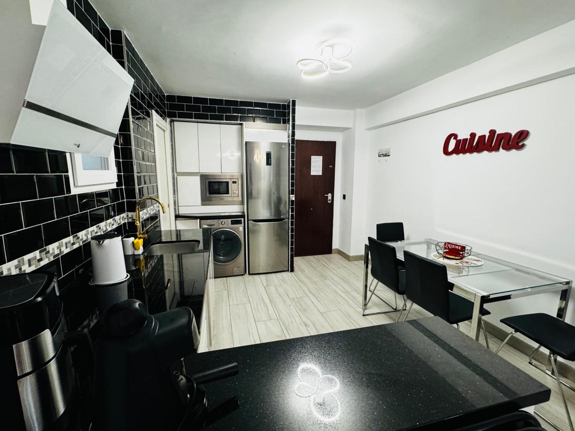 Apartamento Fabrynne Beach Malaga Zewnętrze zdjęcie